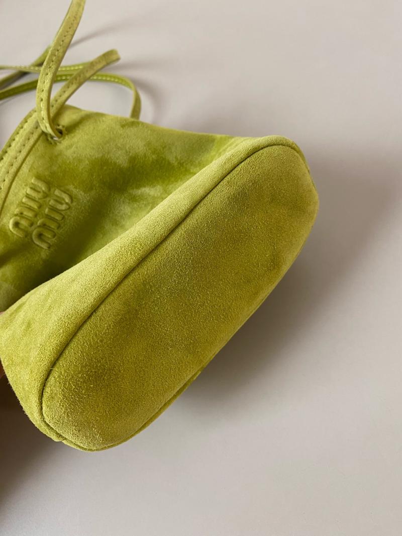 Miu Miu Suede pouch Green 5NF460