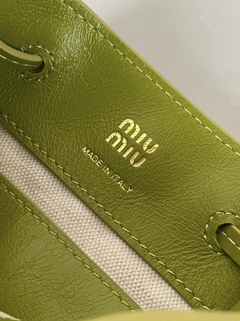 Miu Miu Suede pouch Green 5NF460