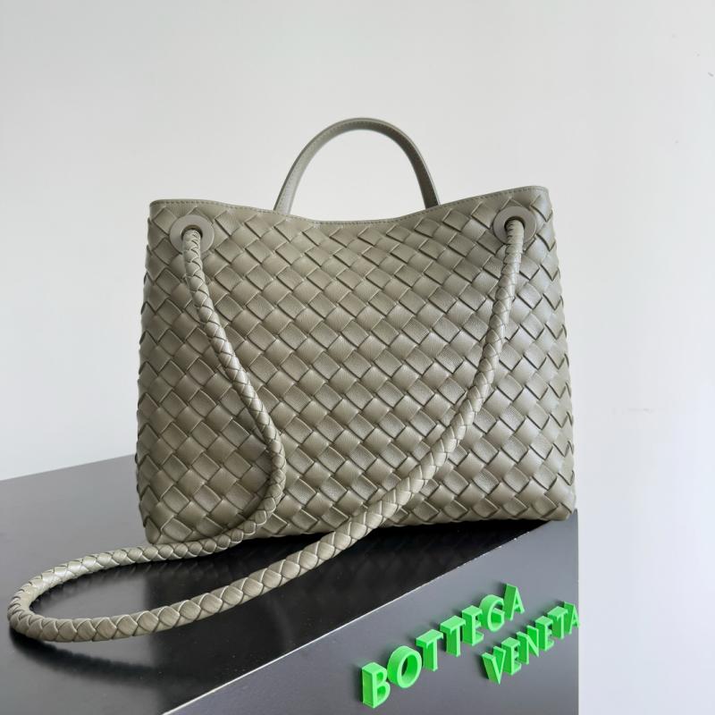 Bottega Veneta Medium Andiamo Tote Bag Cypress B743572