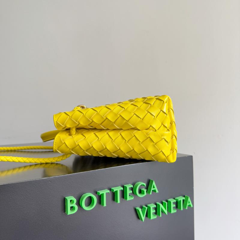 Bottega Veneta Small Andiamo Sulfur 743568