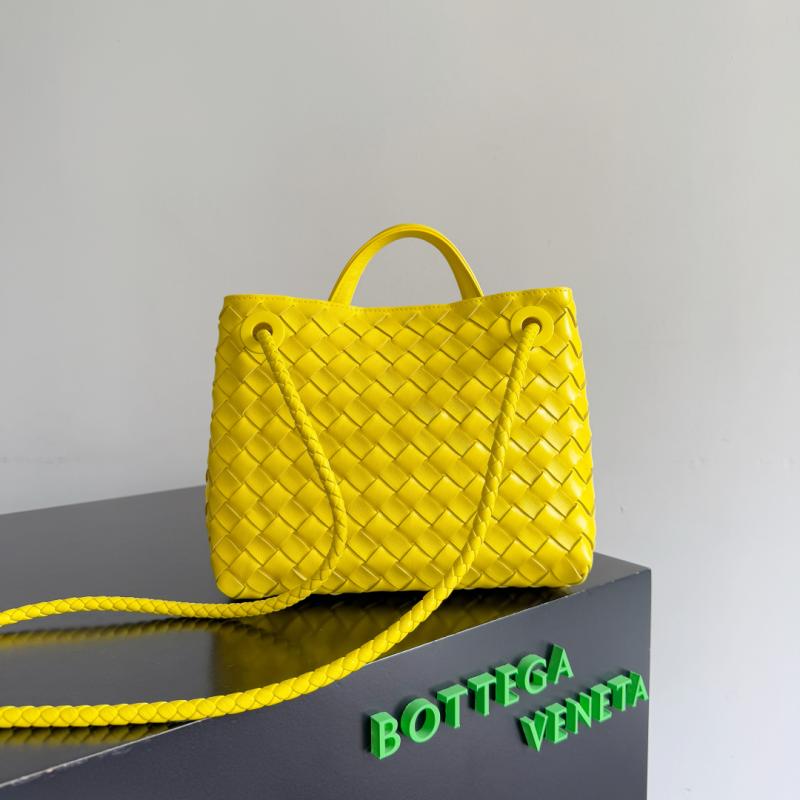 Bottega Veneta Small Andiamo Sulfur 743568
