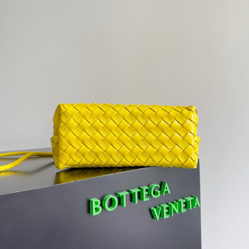 Bottega Veneta Small Andiamo Sulfur 743568