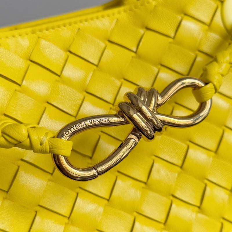 Bottega Veneta Small Andiamo Sulfur 743568