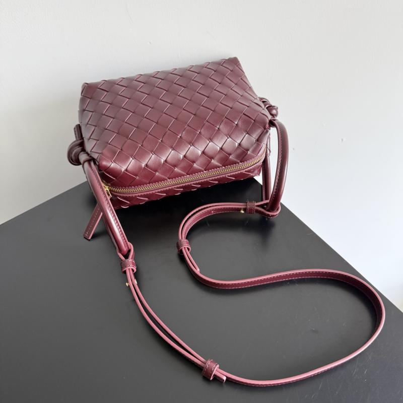 Bottega Veneta Small Avenue Loop Bag Barolo 796615