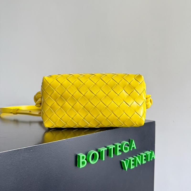 Bottega Veneta Small Avenue Loop Bag Sulfur 796615