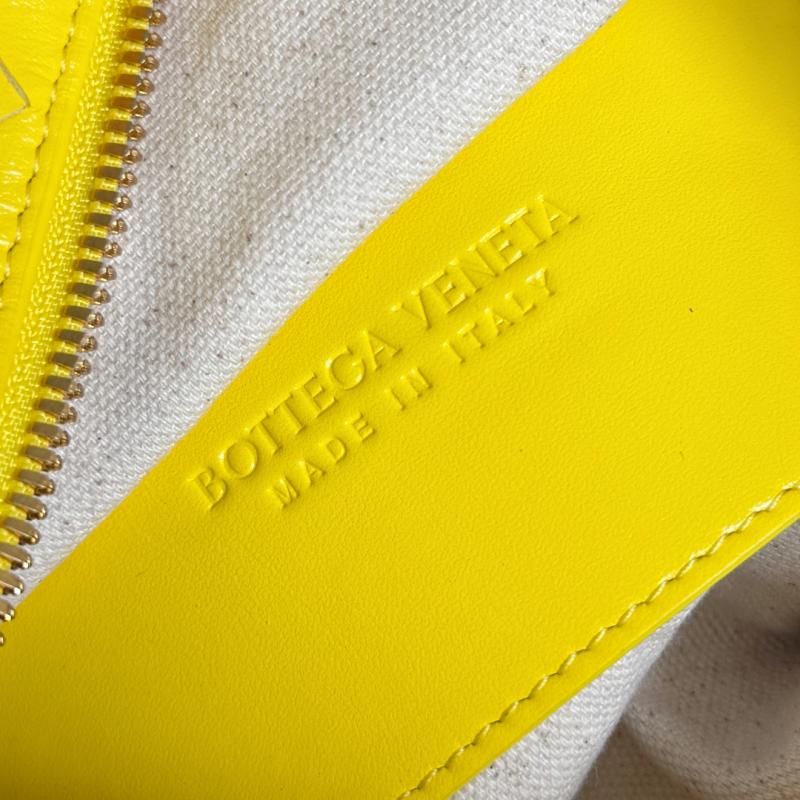 Bottega Veneta Small Avenue Loop Bag Sulfur 796615