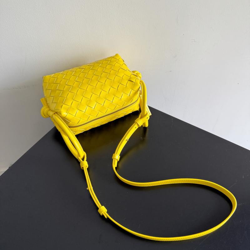 Bottega Veneta Small Avenue Loop Bag Sulfur 796615