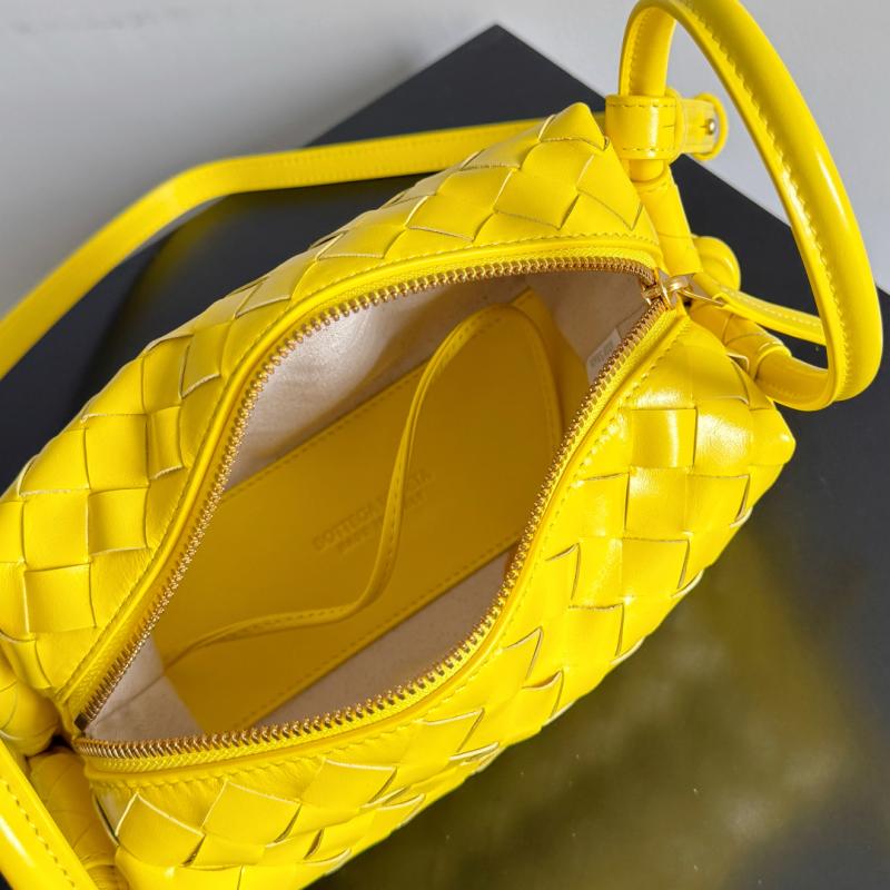 Bottega Veneta Small Avenue Loop Bag Sulfur 796615