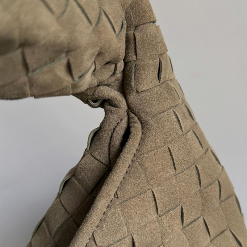 Bottega Veneta Suede Hop Cypress 796262