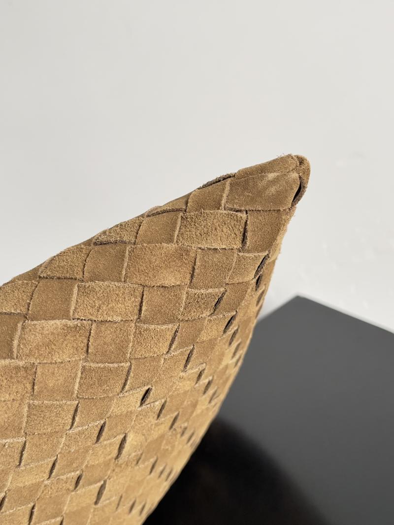 Bottega Veneta Suede Large Hop Camel 763970