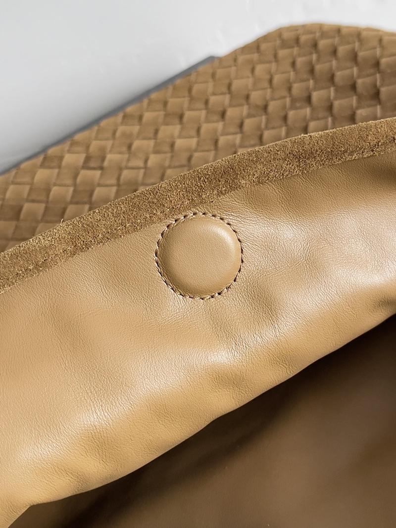 Bottega Veneta Suede Large Hop Camel 763970