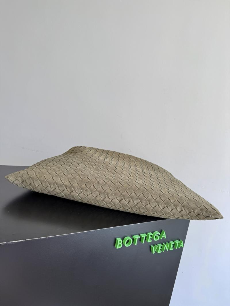 Bottega Veneta Suede Large Hop Cypress 763970