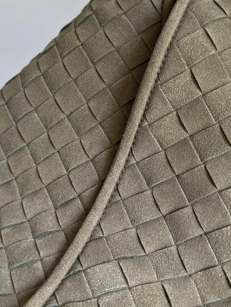 Bottega Veneta Suede Large Hop Cypress 763970