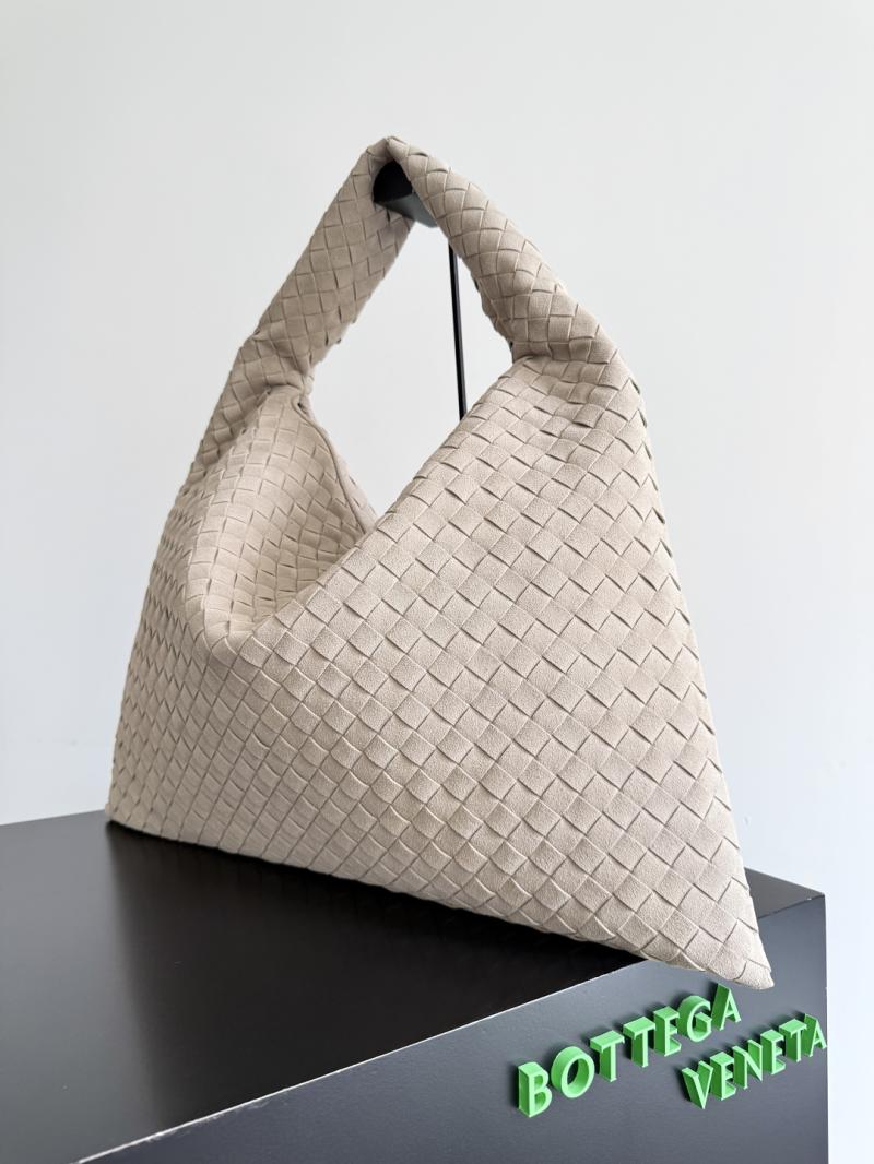 Bottega Veneta Suede Large Hop Ecru 763970