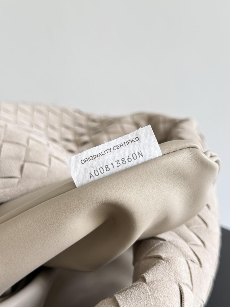 Bottega Veneta Suede Large Hop Ecru 763970