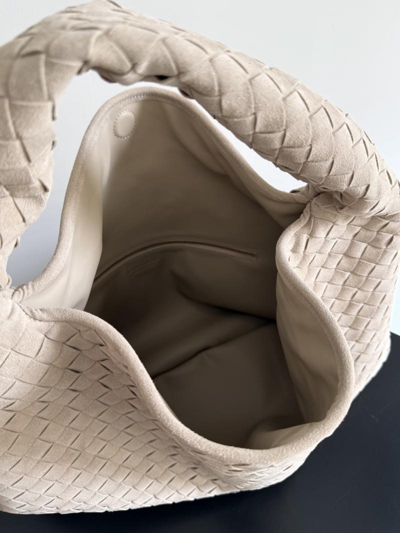 Bottega Veneta Suede Large Hop Ecru 763970