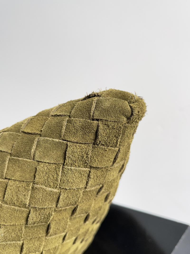Bottega Veneta Suede Large Hop Olive oil 763970