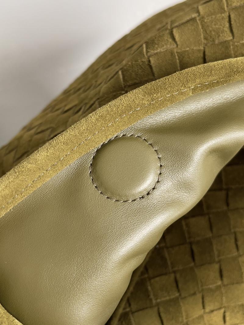 Bottega Veneta Suede Large Hop Olive oil 763970