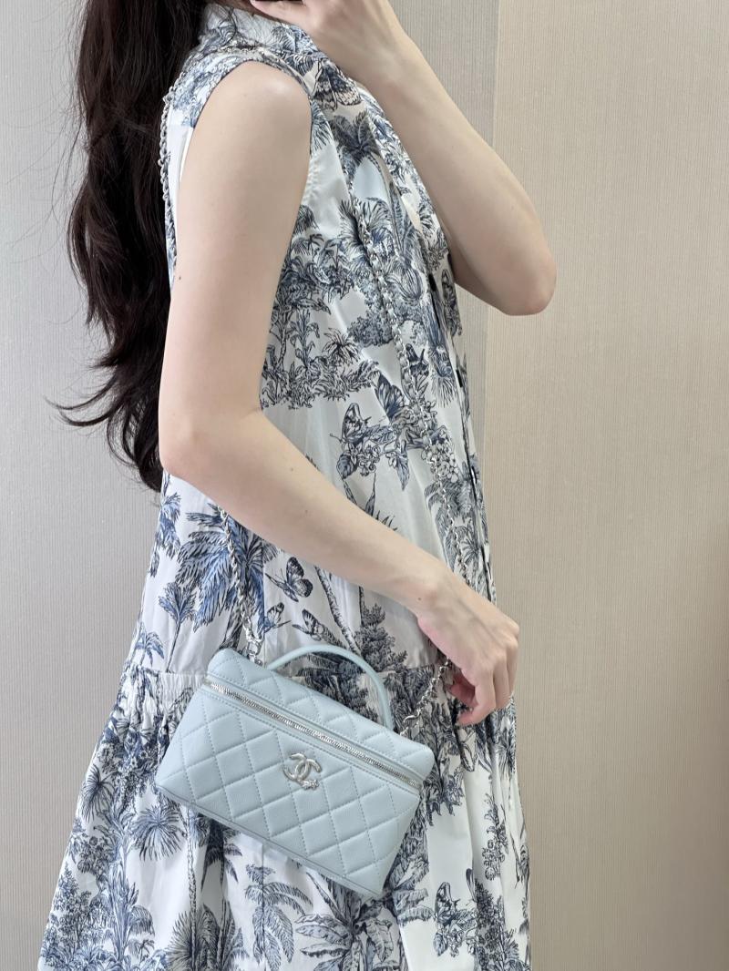 Chane Vanity with Chain Blue AP4854