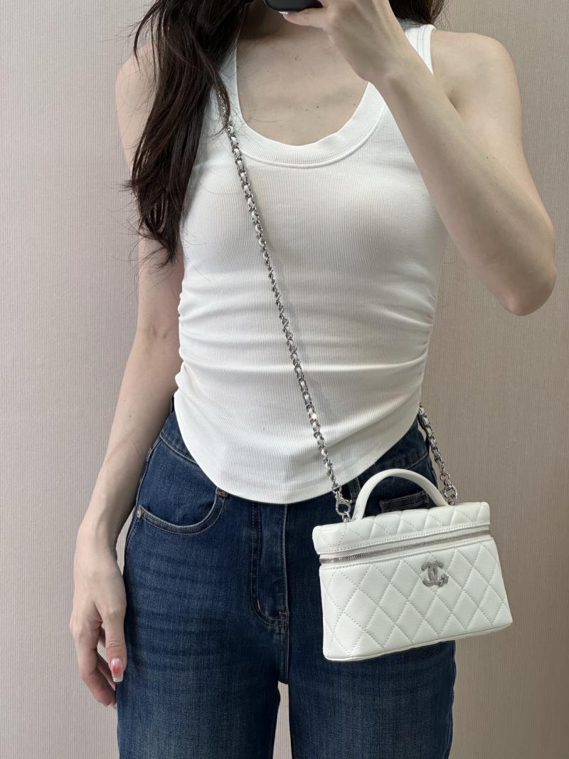 Chane Vanity with Chain White AP4854
