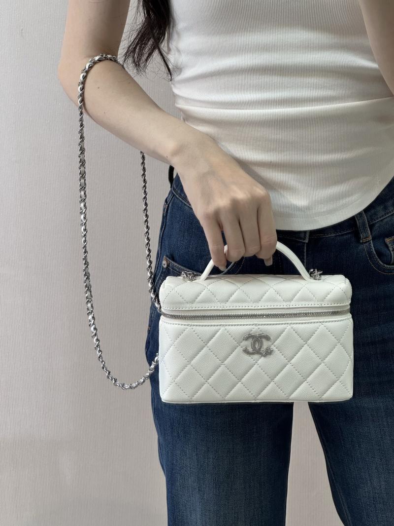 Chane Vanity with Chain White AP4854