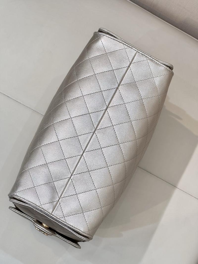 Chanel 25 Medium Handbag Champagne Gold AS5311