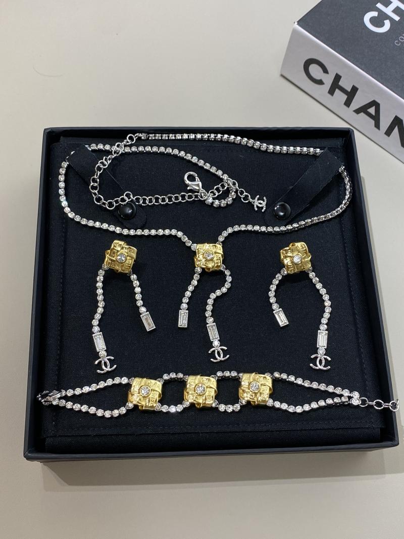 Chanel Bracelet YCB72002