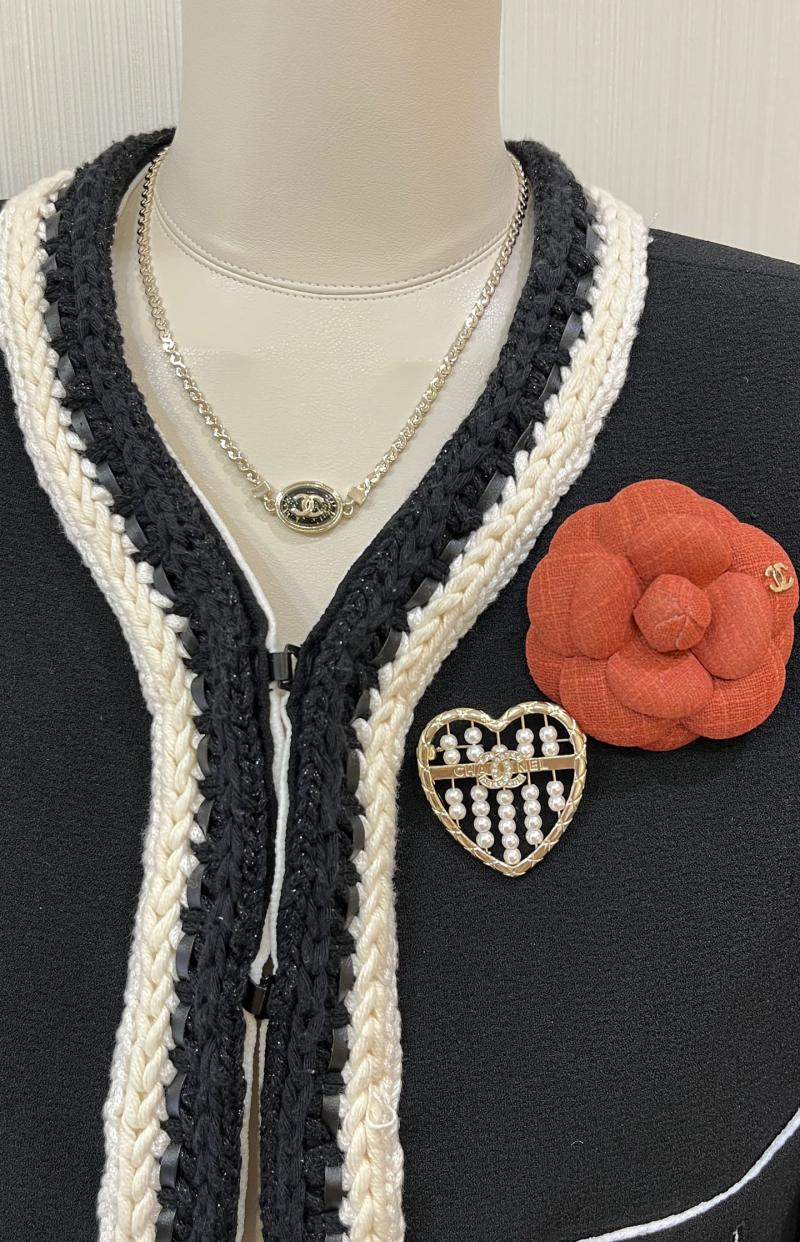 Chanel Brooch SCB72402