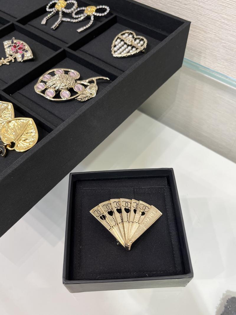 Chanel Brooch YCB72007