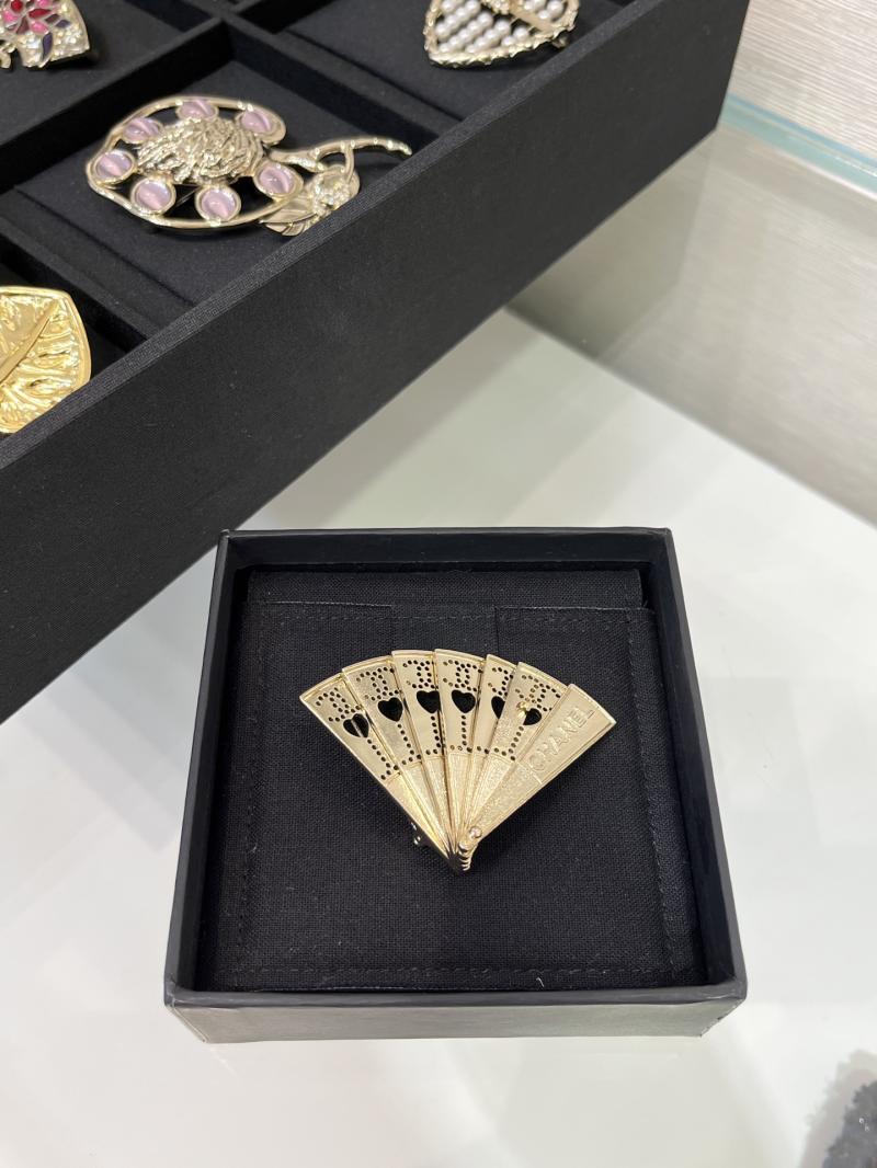 Chanel Brooch YCB72007