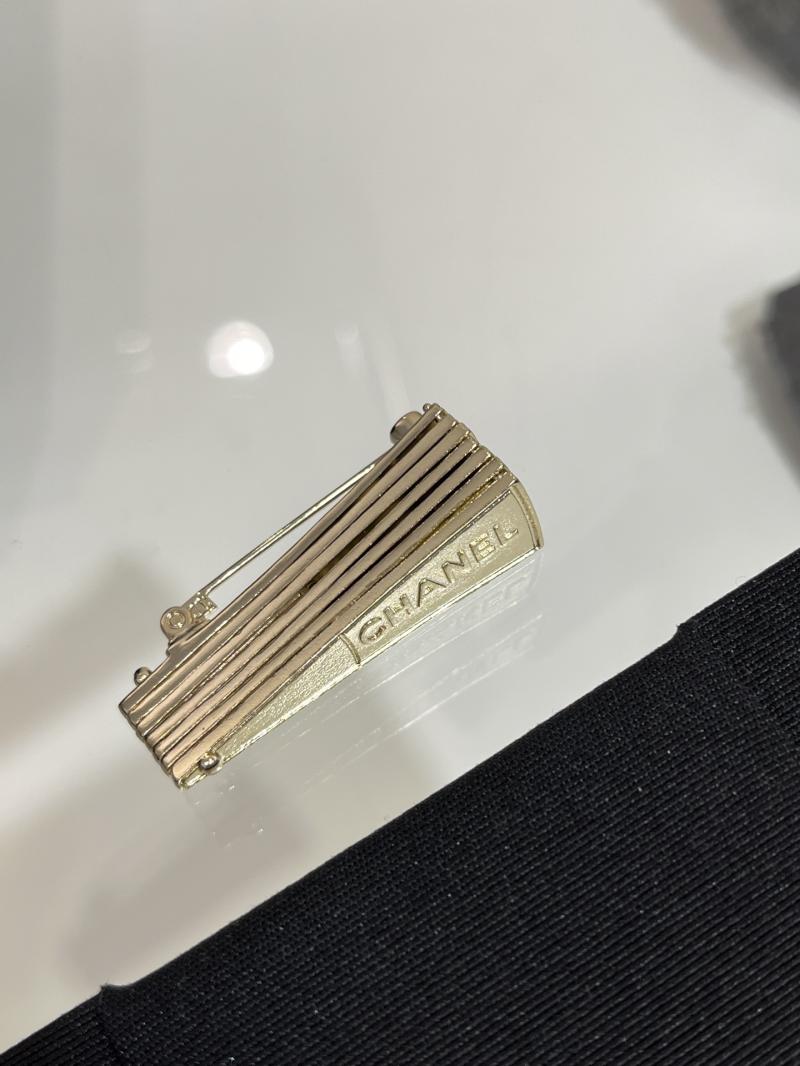 Chanel Brooch YCB72007