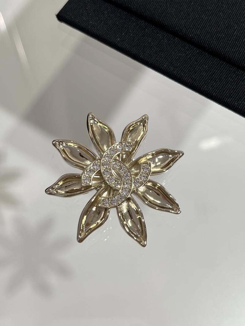 Chanel Brooch YCB72009