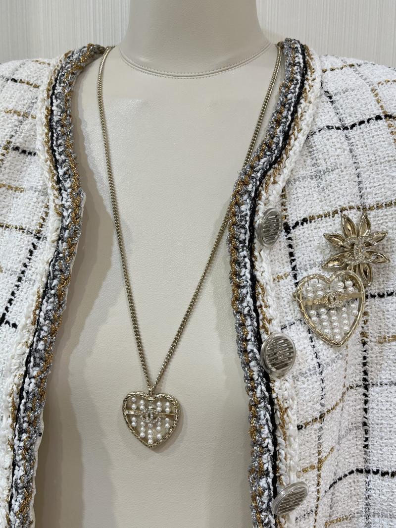 Chanel Brooch YCB72009