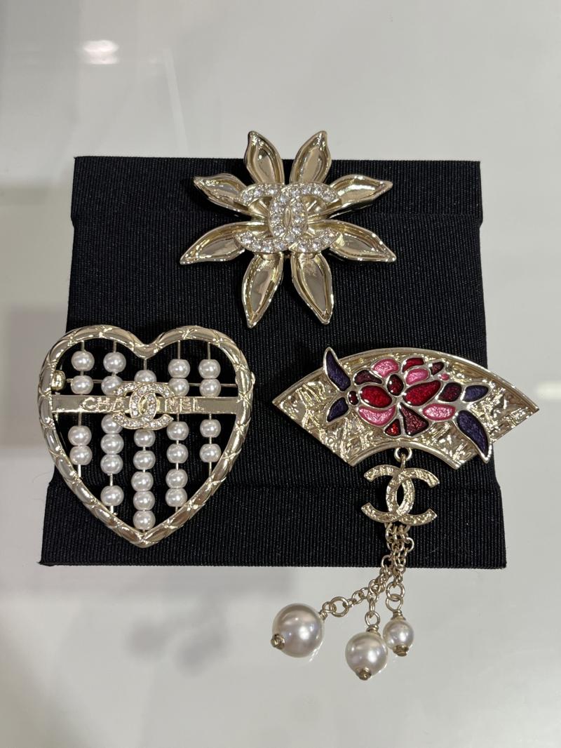 Chanel Brooch YCB72009
