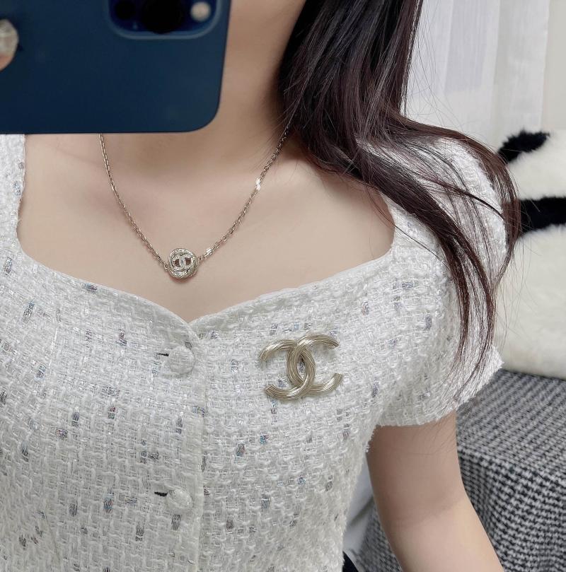 Chanel Brooch YCB72012