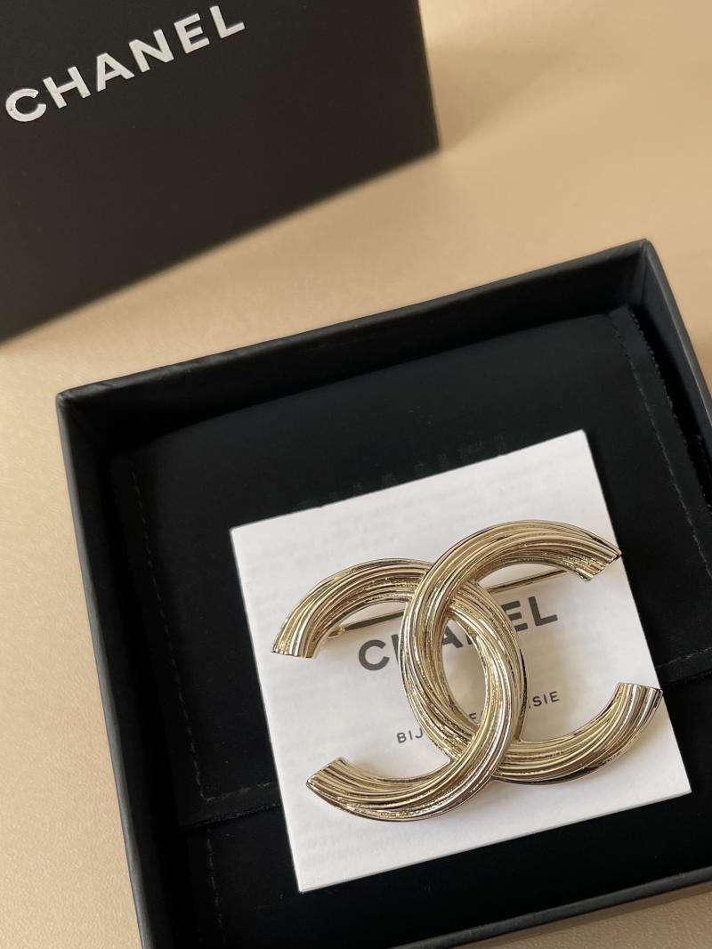 Chanel Brooch YCB72012
