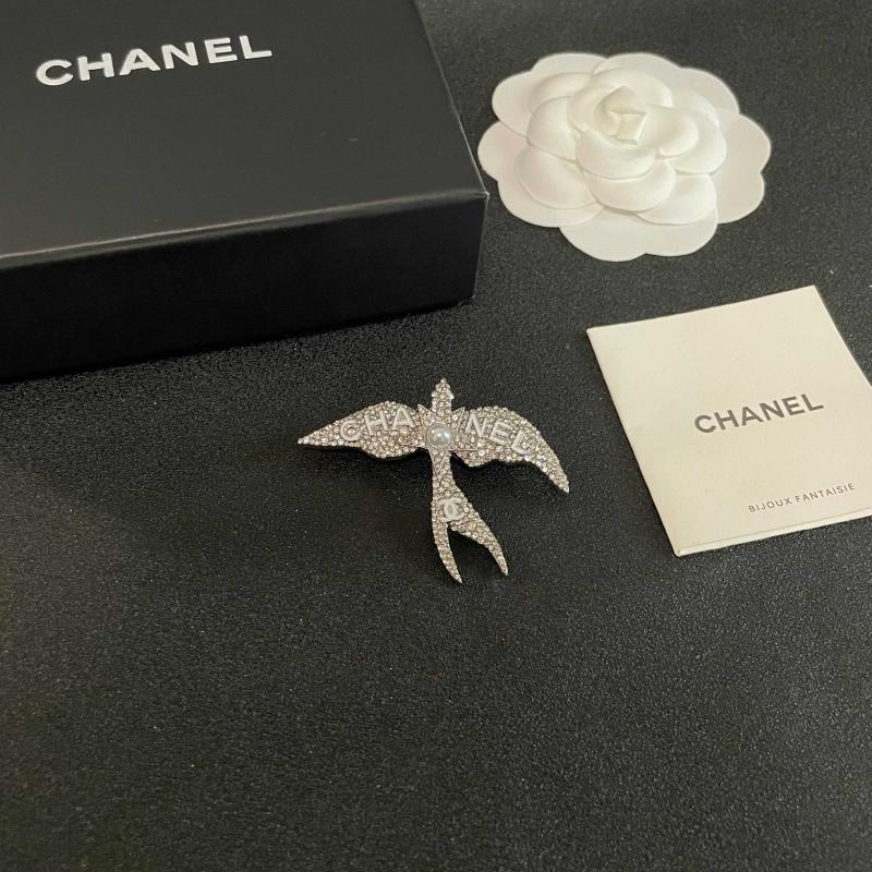 Chanel Brooch YCB72404