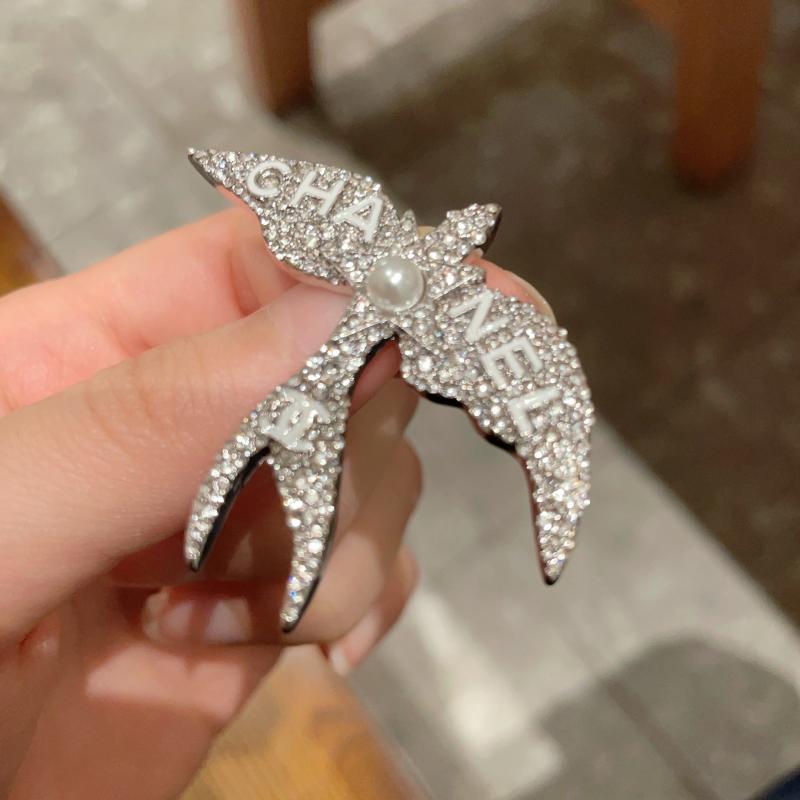 Chanel Brooch YCB72404