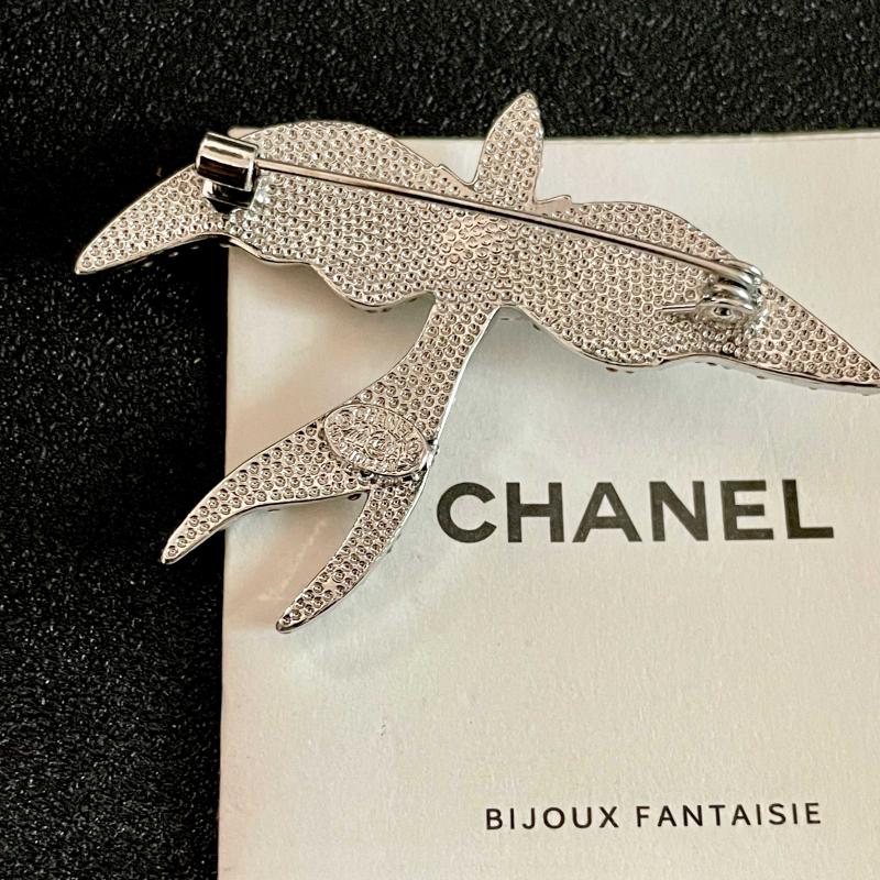 Chanel Brooch YCB72404