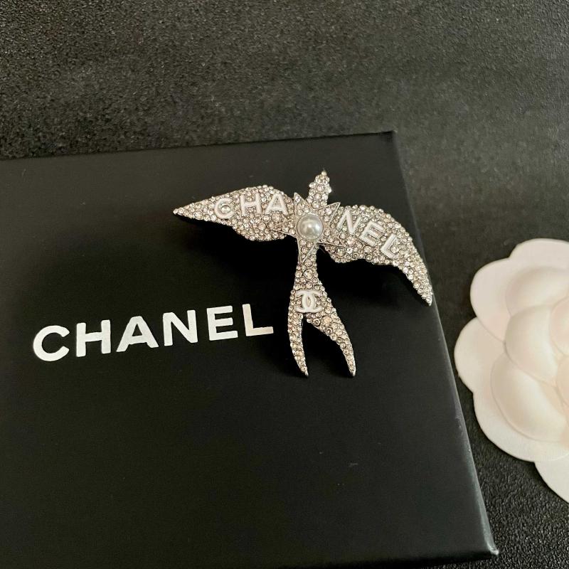 Chanel Brooch YCB72404