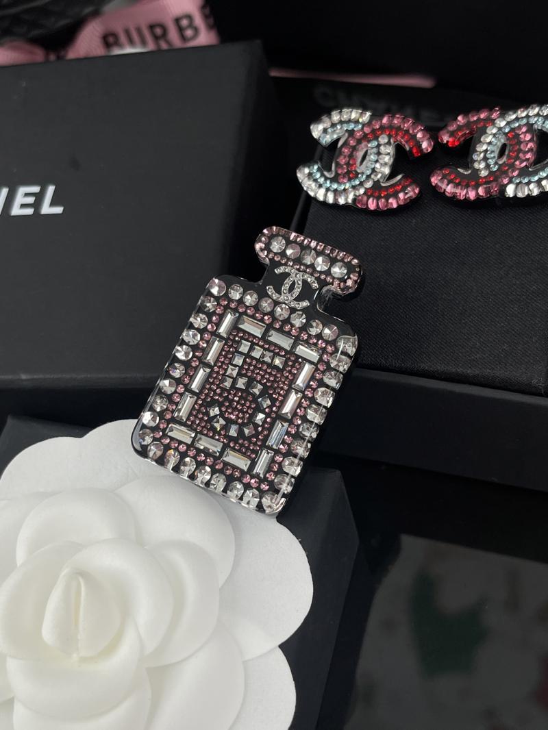 Chanel Brooch YCB72405