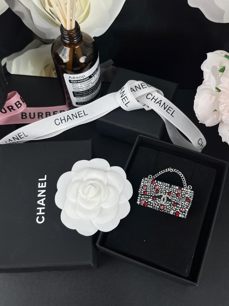 Chanel Brooch YCB72406