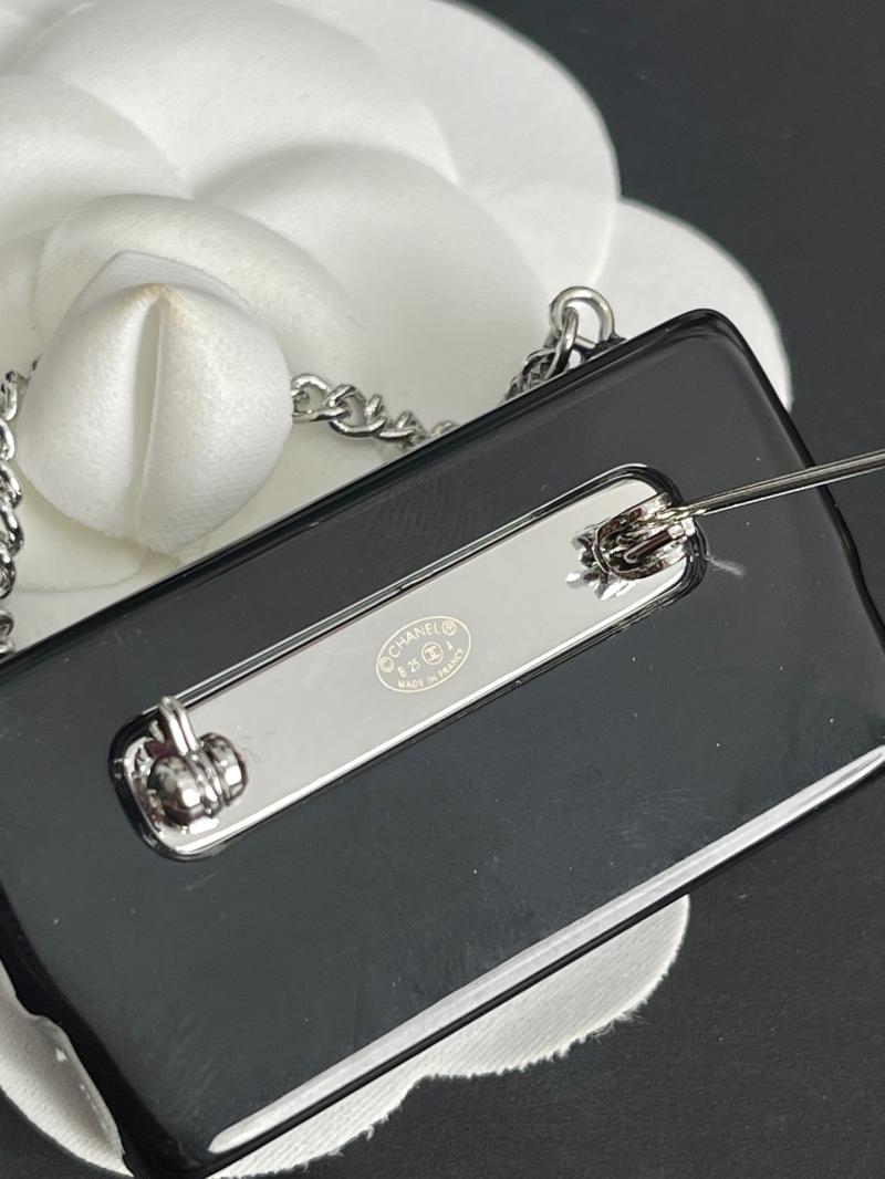 Chanel Brooch YCB72406