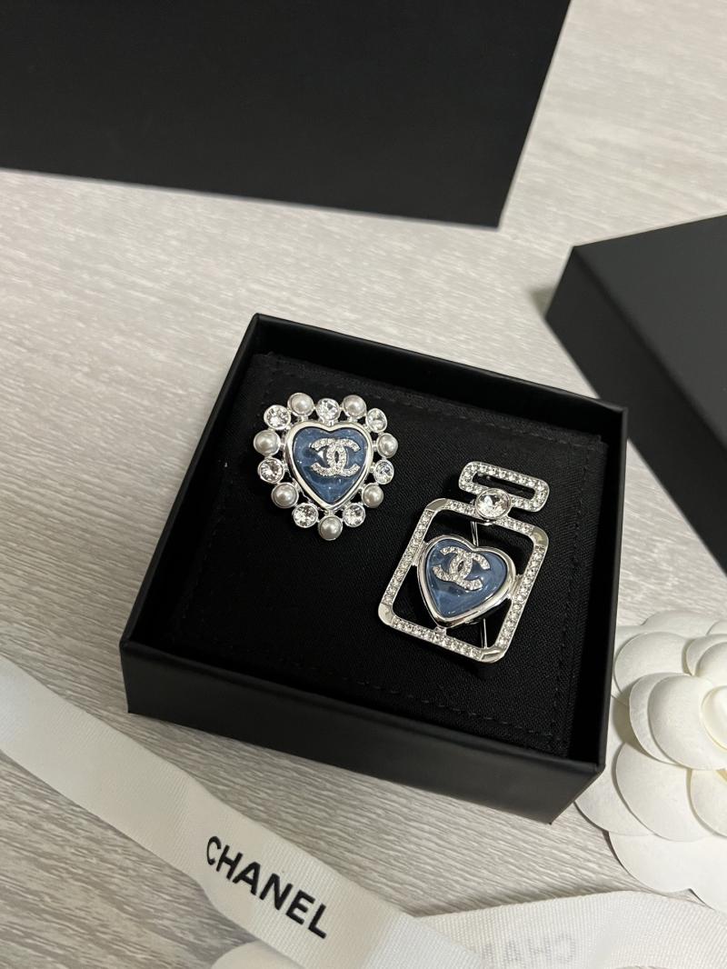 Chanel Brooch YCB72407