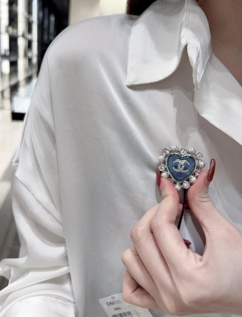 Chanel Brooch YCB72407