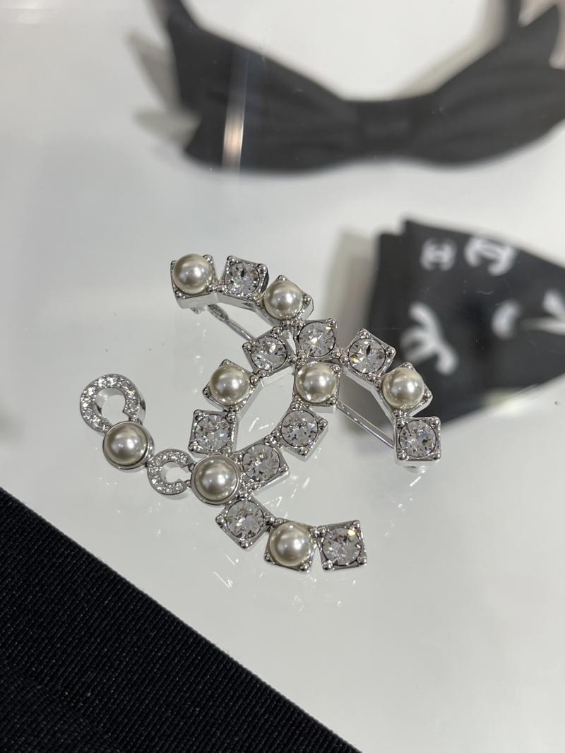 Chanel Brooch YCB72408