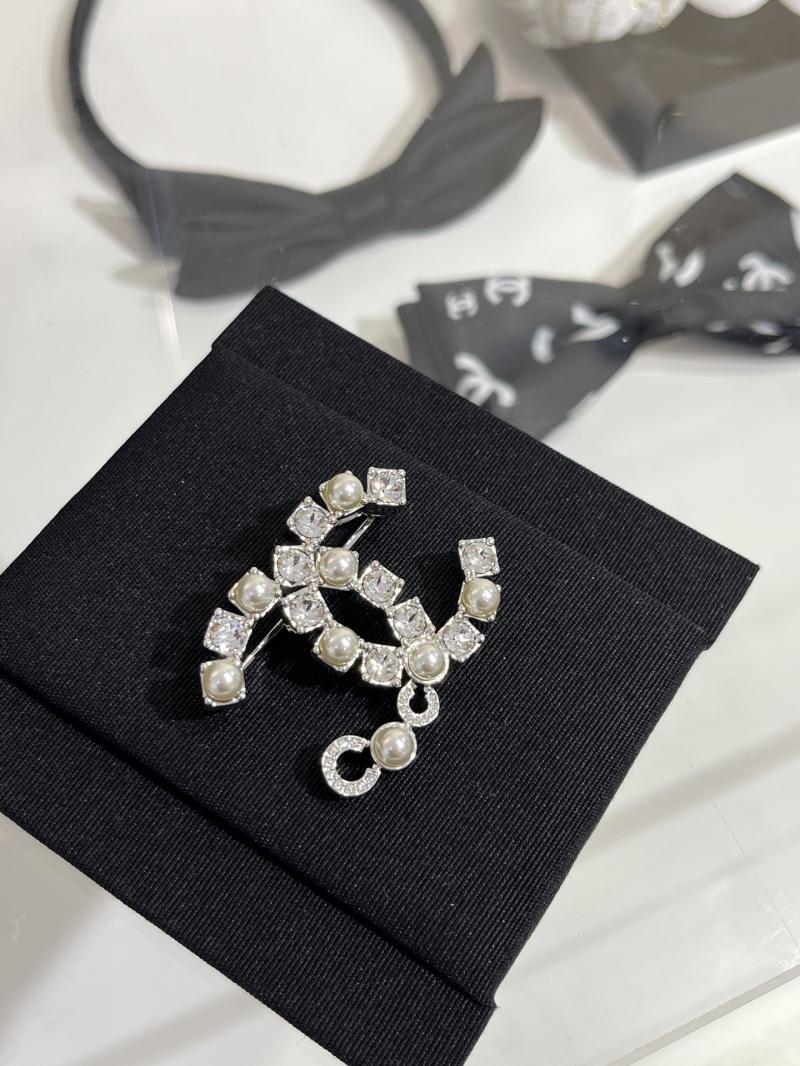 Chanel Brooch YCB72408