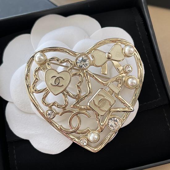 Chanel Brooch YCB81107