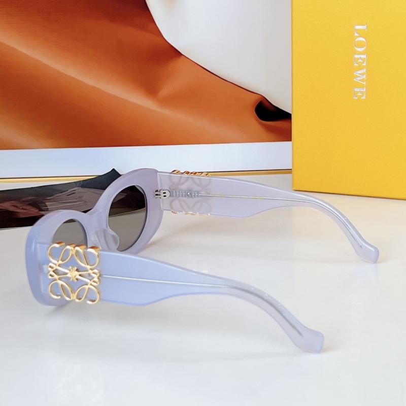 Loewe Sunglasses LW40175U