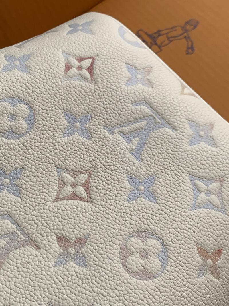 Louis Vuitton All In BB M25673